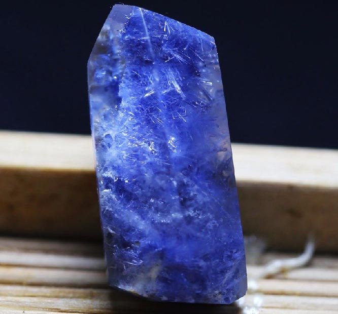 дюмортьерит