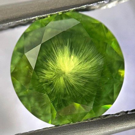 Demantoid Shape Round