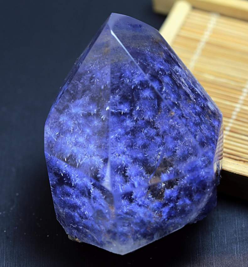 дюмортьерит