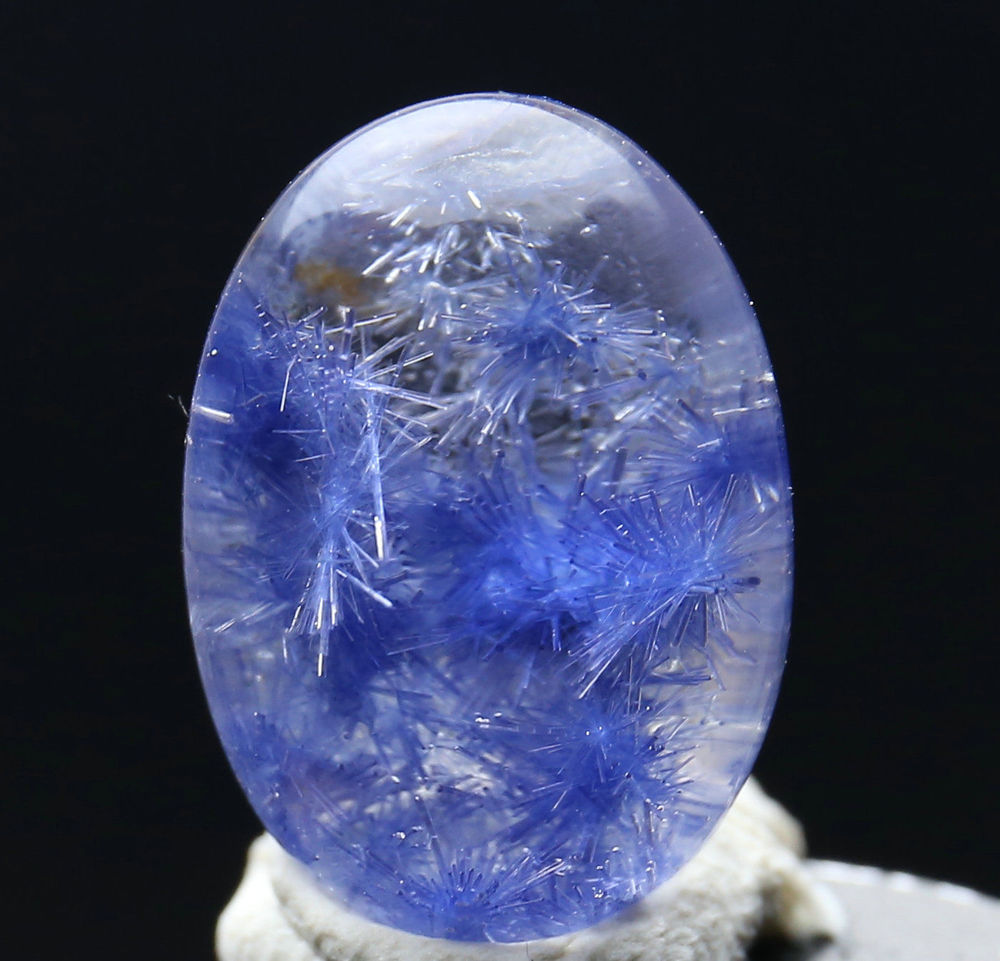 дюмортьерит